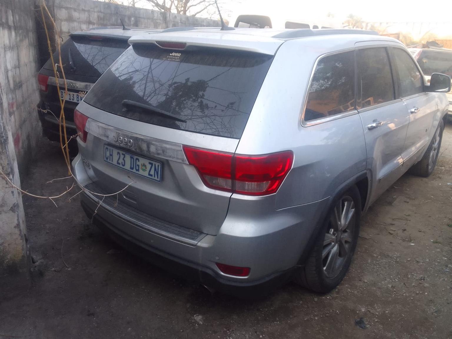2013 Jeep Grand Cherokee WK2 3.6 V6 70th Edition stripping for spares - Private Seller