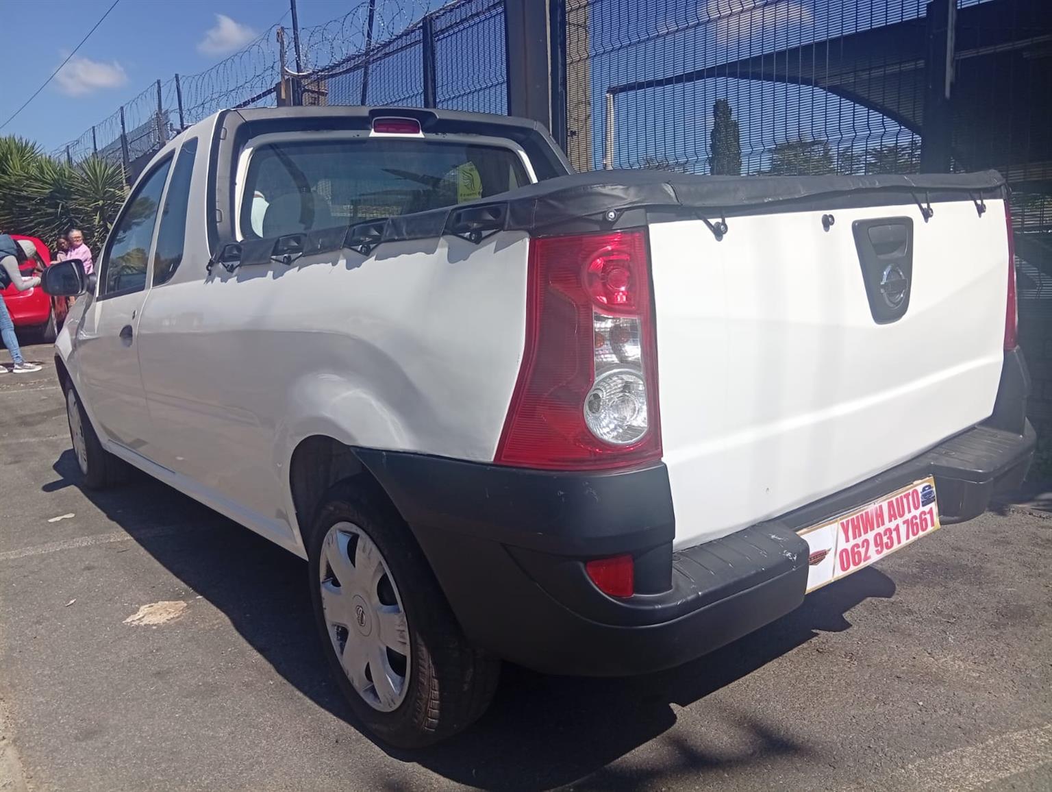 2018 Nissan NP200 1.6i AirCon SingleCab Bakkie Manual Cloth Seats Good