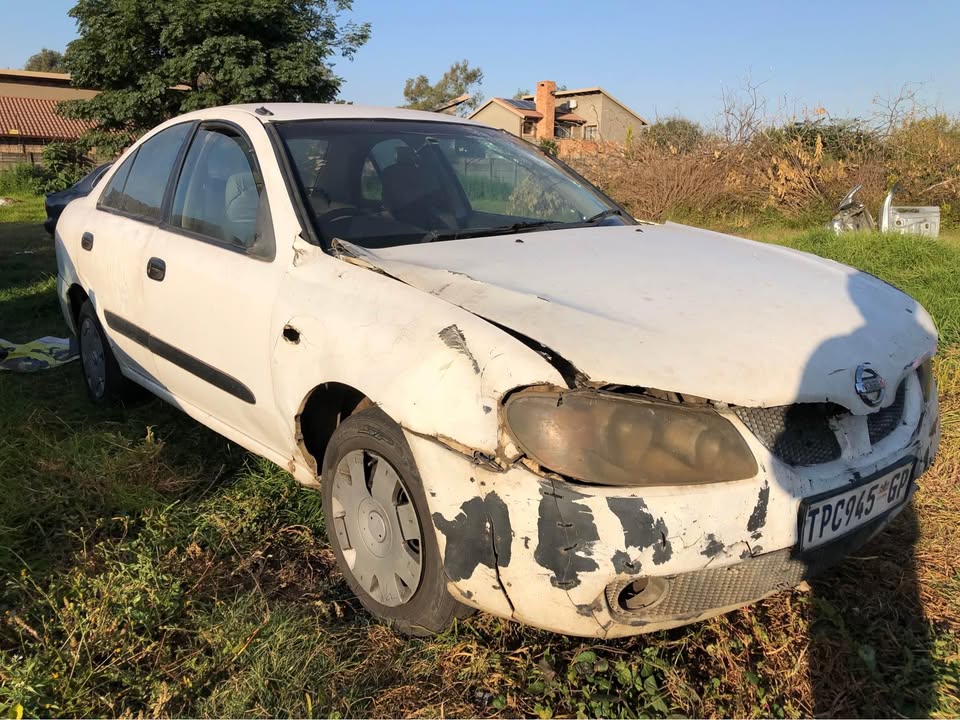 Nissan Almera stripping for parts