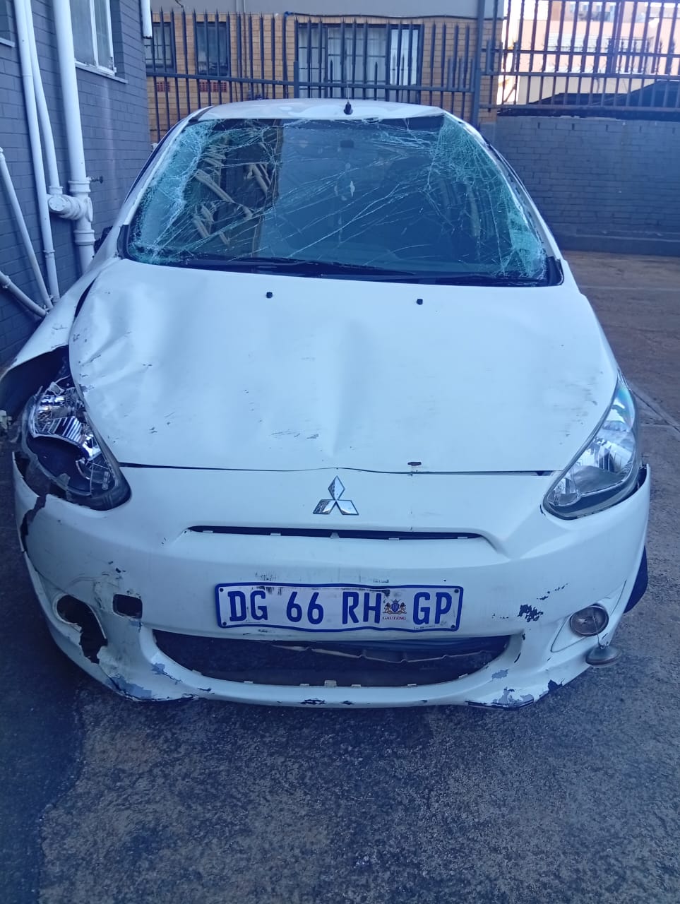 2014 accident damage mitsubishi mairage