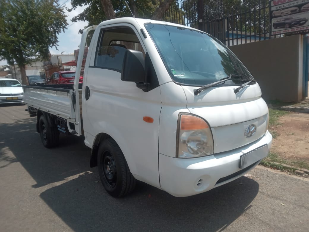 Used 2008 Hyundai H-100 Bakkie 2.6D deck - Private Seller