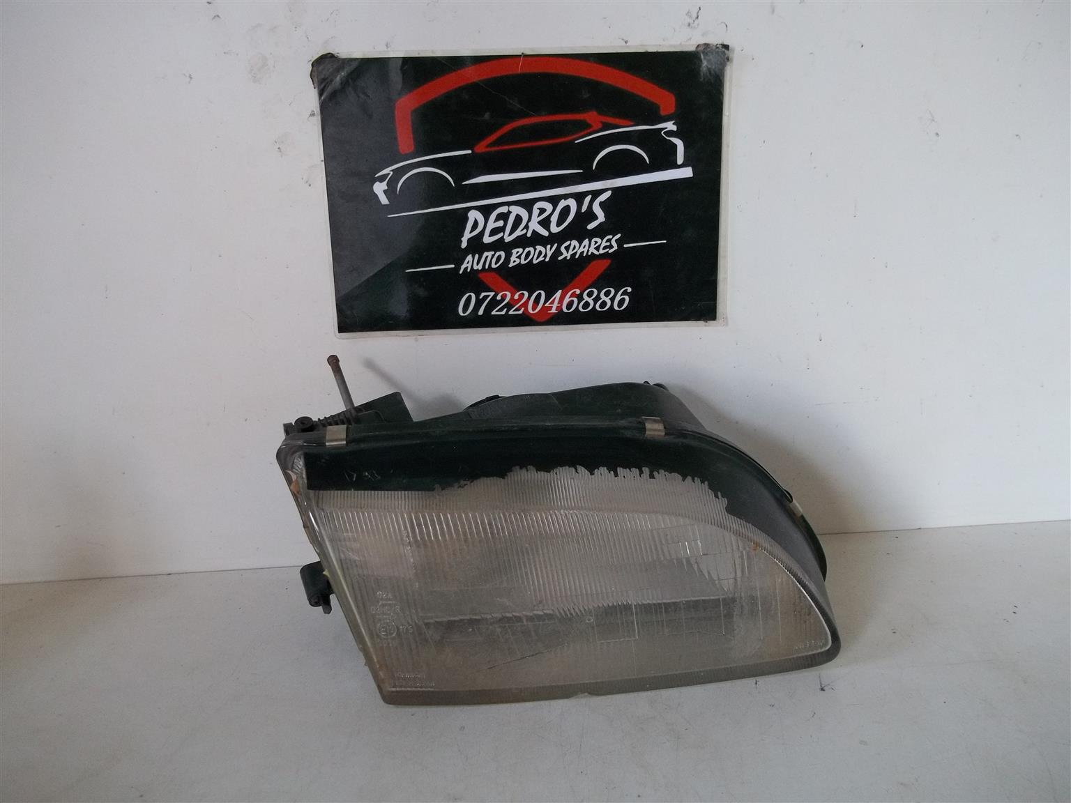 Nissan Sentra '92-'96 right headlight - Private Seller Nissan Sentra '92-'96 right headlight - Private Seller