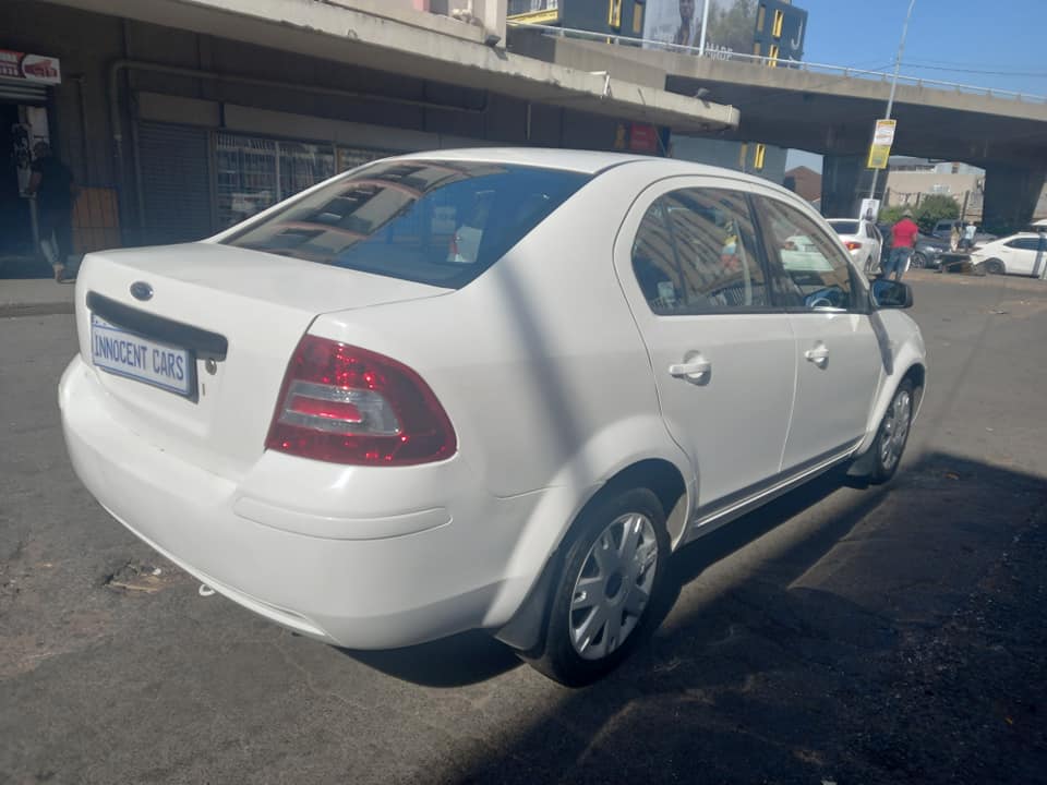 2015 FORD IKON 1.6 PETROL, MANUAL, WHITE COLOUR, MILEAGE 87000KM