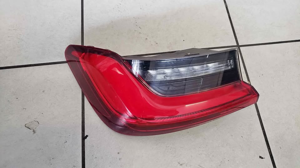 BMW G20 Body taillights - Private Seller BMW G20 Body taillights - Private Seller
