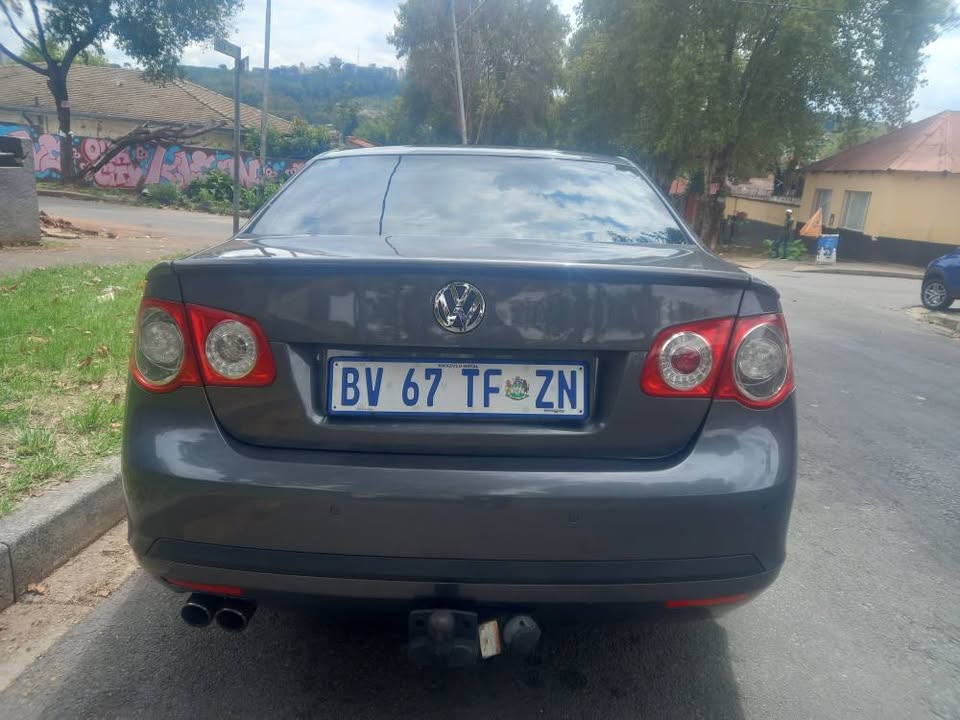 2011 VW Jetta 5 TSI 1.4 Manual, Grey, 98000kms,Leather Seats, Sunroof.