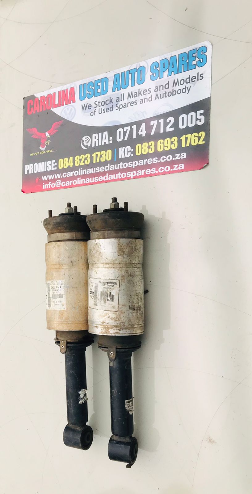 Land Rover Discovery 4 (L319) left front shock absorber 4X4 - Private Seller Land Rover Discovery 4 (L319) left front shock absorber 4X4 - Private Seller
