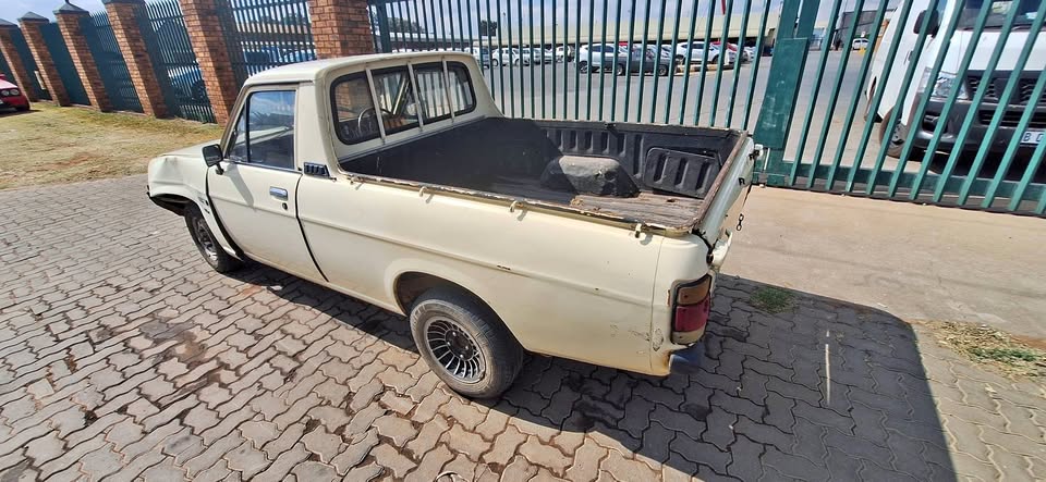 Nissan 1400 stripping for spares Call or whatsapp Wesley - Private Seller Nissan 1400 stripping for spares Call or whatsapp Wesley - Private Seller