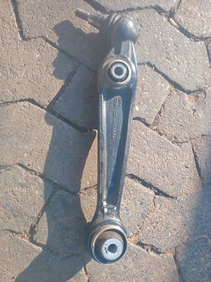 BMW X5 F15 Front left lower Suspension Arm 2014 2015 2016 2017 2018 OEM 15V24 - Private Seller BMW X5 F15 Front left lower Suspension Arm 2014 2015 2016 2017 2018 OEM 15V24 - Private Seller