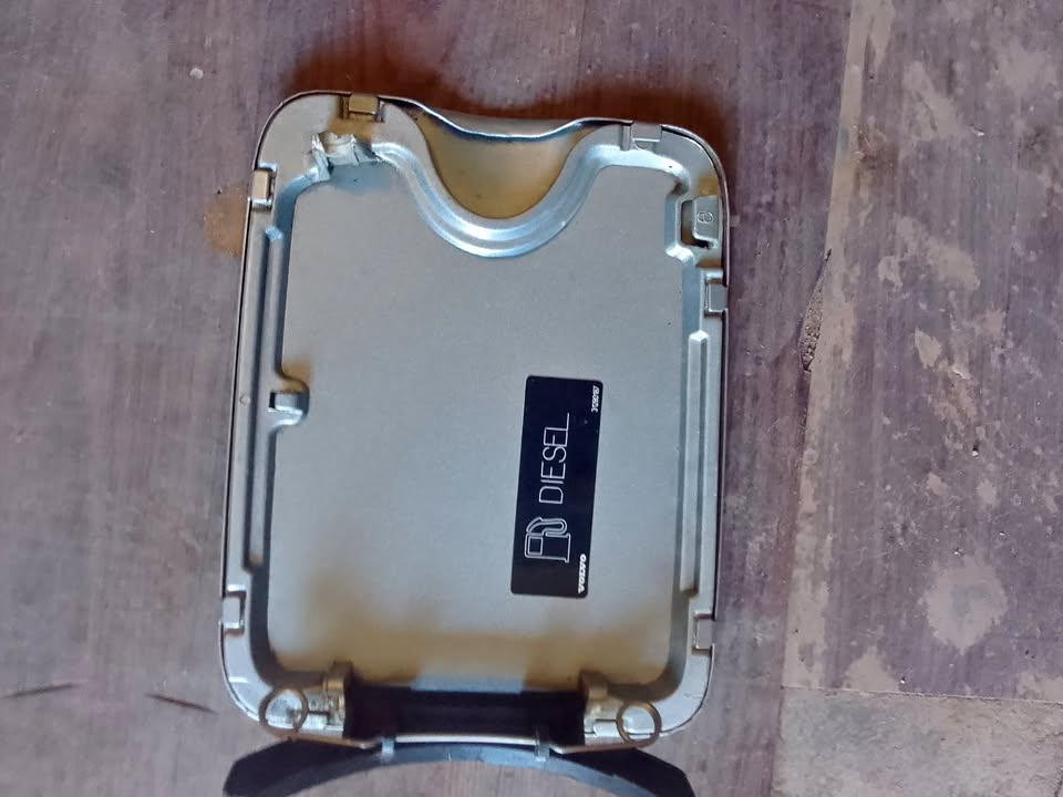 VOLVO XC90 FUEL FLAP - Private Seller