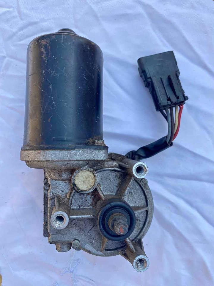 Nissan np200 front wiper motor forsale - Private Seller Nissan np200 front wiper motor forsale - Private Seller