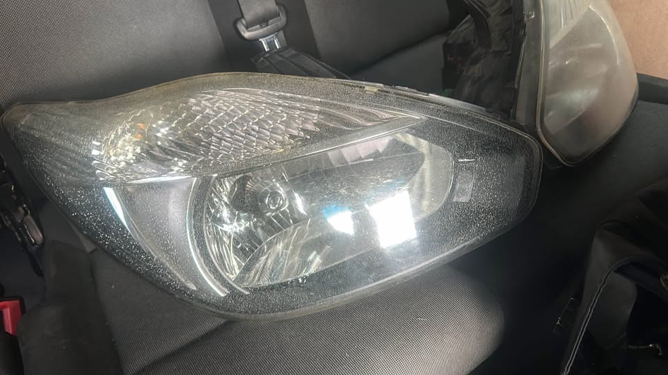 2012 ford Figo left and right headlight - Private Seller 2012 ford Figo left and right headlight - Private Seller