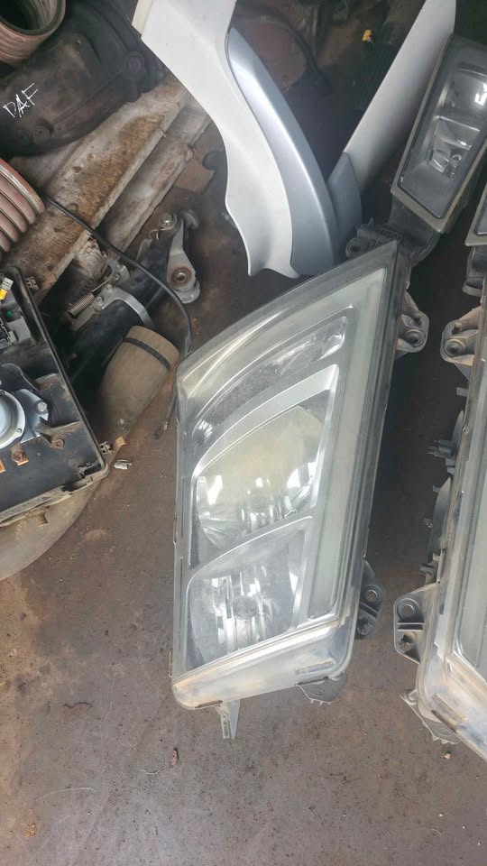 Volvo FH/FMX version 4 headlights&spot lights - Private Seller Volvo FH/FMX version 4 headlights&spot lights - Private Seller
