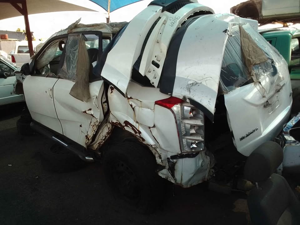 2012 Mahindra XUV500 stripping for parts my Whatsapp or call - Private Seller