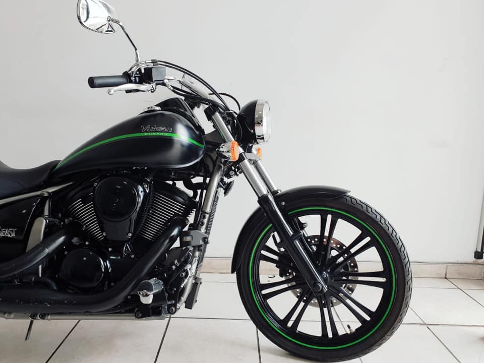 LIKE NEW KAWASAKI VN900 VULCAN - Private Seller