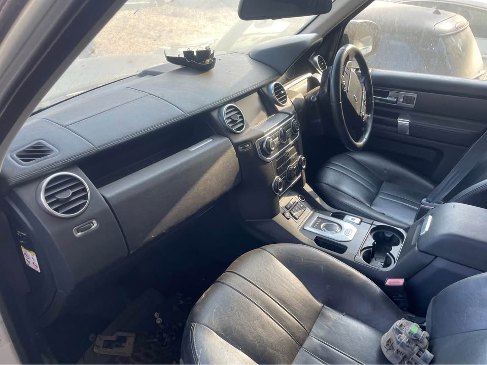 Discovery 4 facelift stripping for spares - Private Seller Discovery 4 facelift stripping for spares - Private Seller