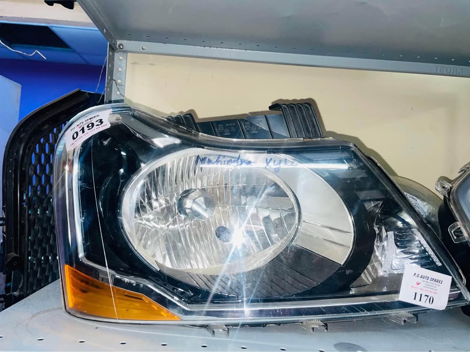 Mahindra Xylo headlight - Private Seller Mahindra Xylo headlight - Private Seller