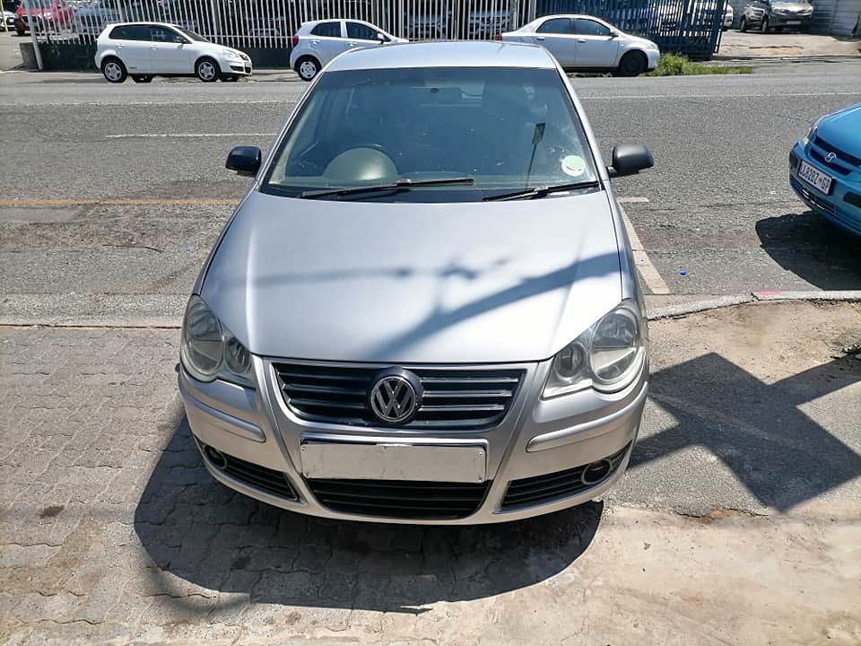 2010 Volkswagen polo Bujwa 2.0 Hatchback