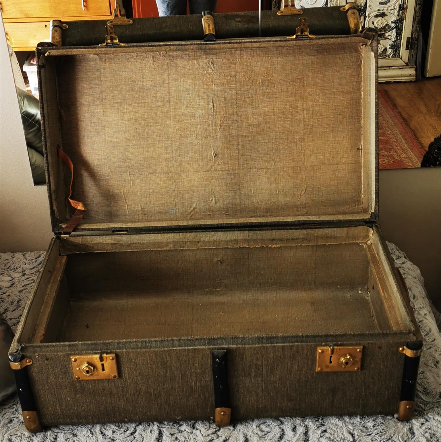1950's Large Vintage Suitcase (76cm x 45cm x 33cm H)