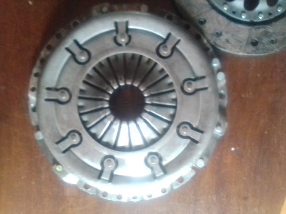 AUDI ADR 1.8 CLUTCH AND PRESSURE PLATE - Private Seller AUDI ADR 1.8 CLUTCH AND PRESSURE PLATE - Private Seller