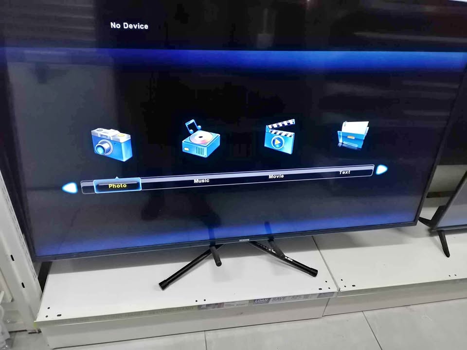 DIXON 55" PANEL SCREEN DIXON 55" PANEL SCREEN