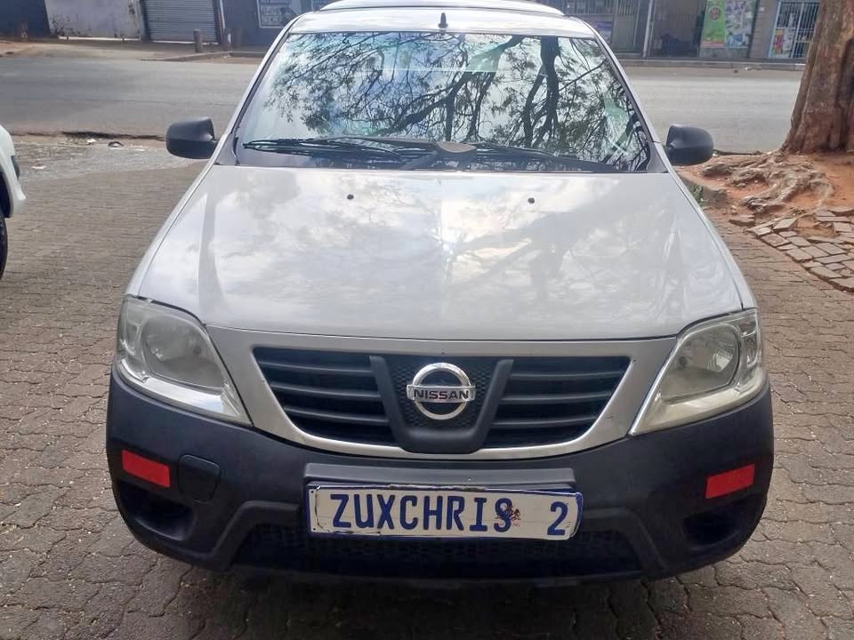 2015 NISSAN NP200 1.6 MANUAL WITH CANOPY