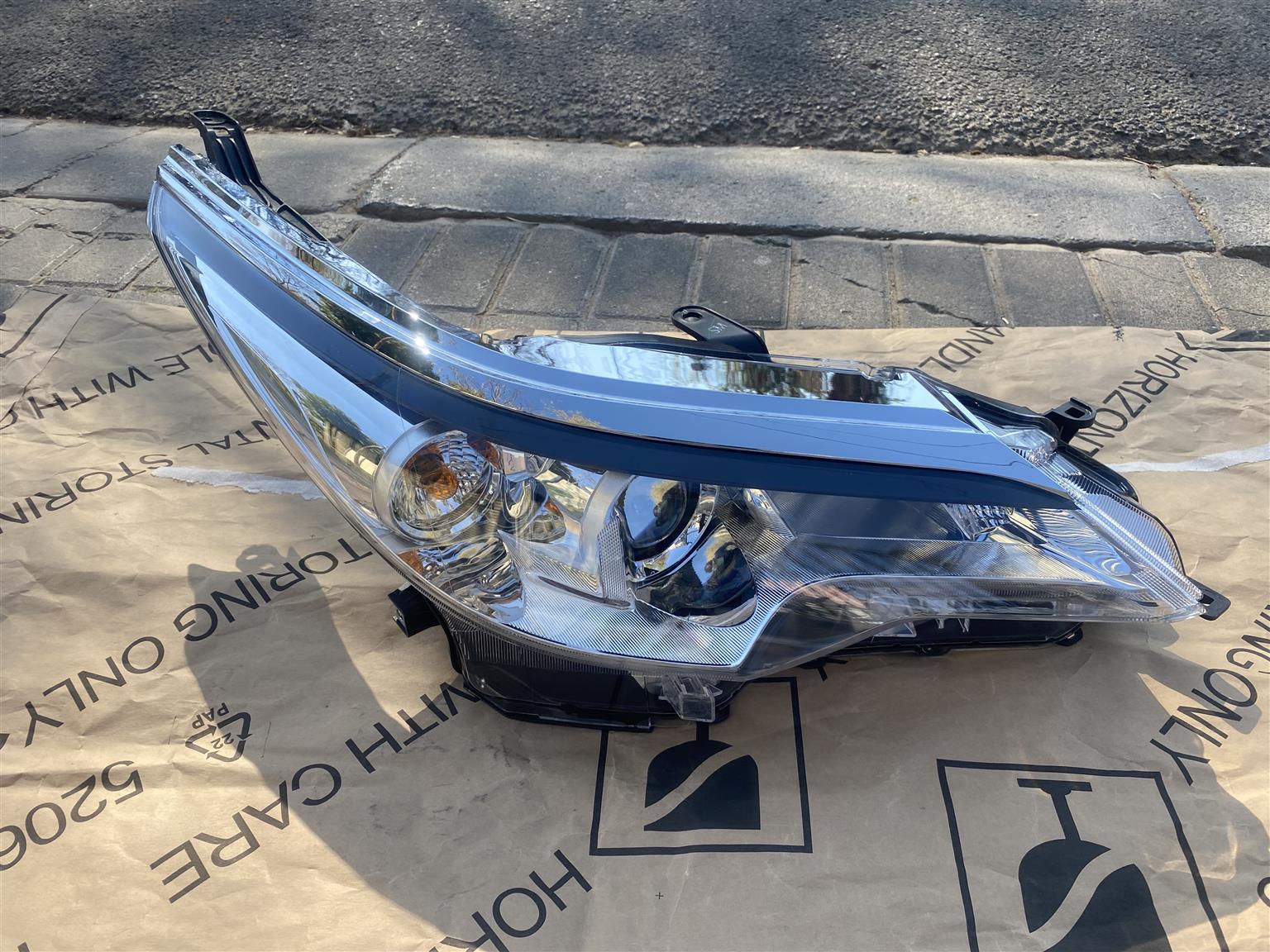 2018 TOYOTA FORTUNER GD-6 HALOGEN HEADLIGHT RIGHT SIDE FOR SALE 2018 TOYOTA FORTUNER GD-6 HALOGEN HEADLIGHT RIGHT SIDE FOR SALE