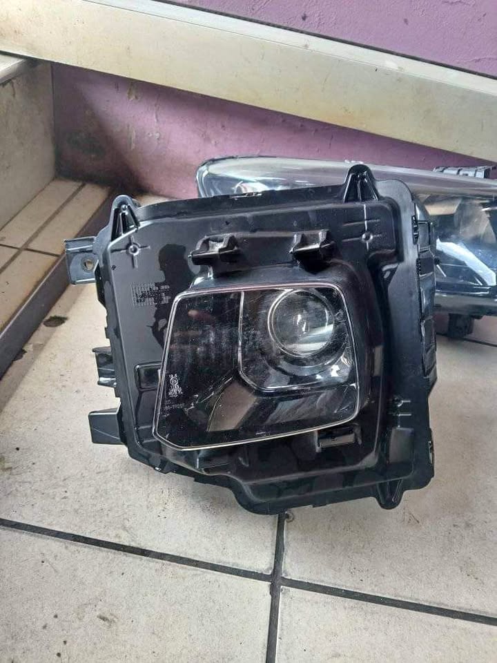 Toyota urban cruiser headlight left side 2024 for sale now - Private Seller Toyota urban cruiser headlight left side 2024 for sale now - Private Seller