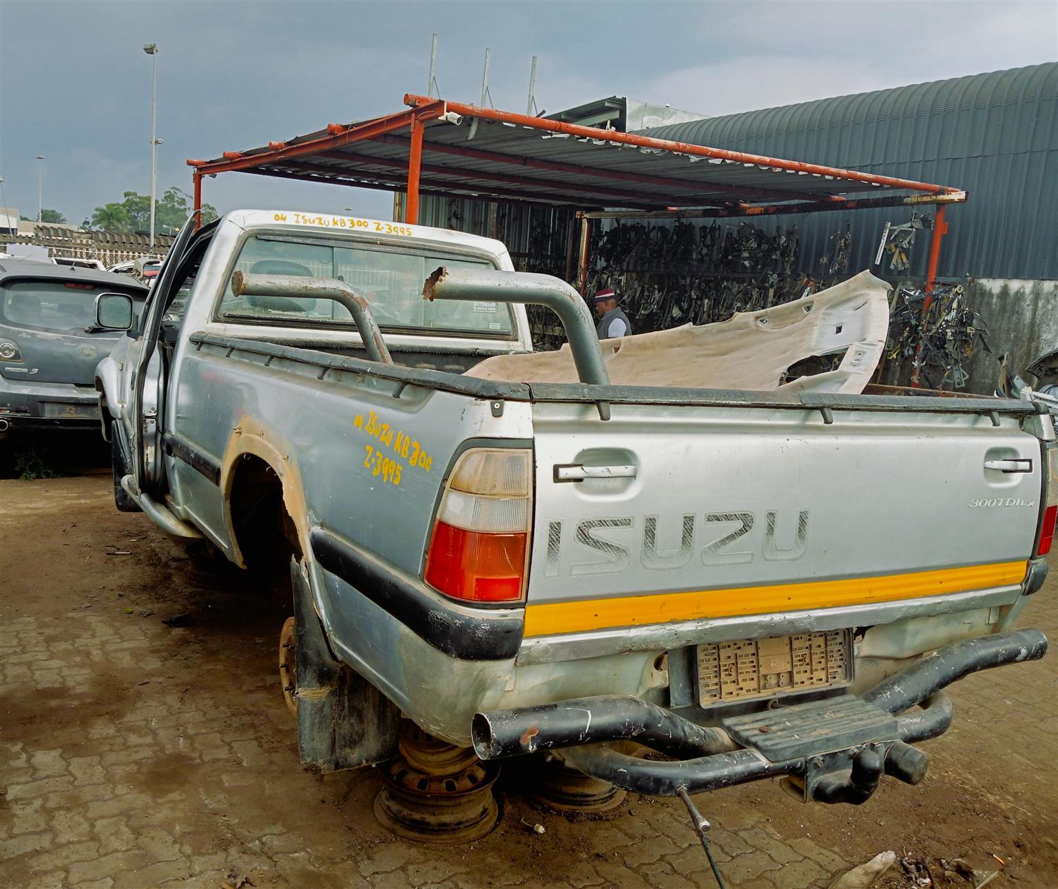 2004 Isuzu KB300 - Stripping for Spares