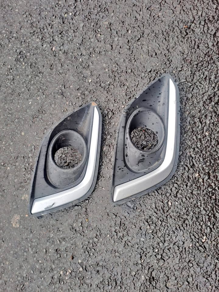 Suzuki Swift Right Side Fog light Cover Grille - Private Seller Suzuki Swift Right Side Fog light Cover Grille - Private Seller