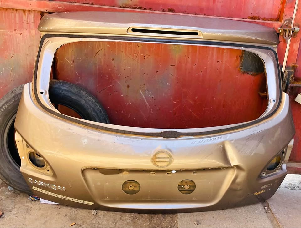Nissan QashQai tailgate - Private Seller Nissan QashQai tailgate - Private Seller