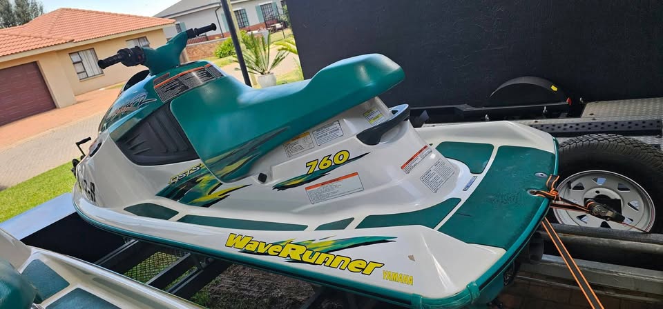 2x Yamaha Jetskis on double trailer - Private Seller