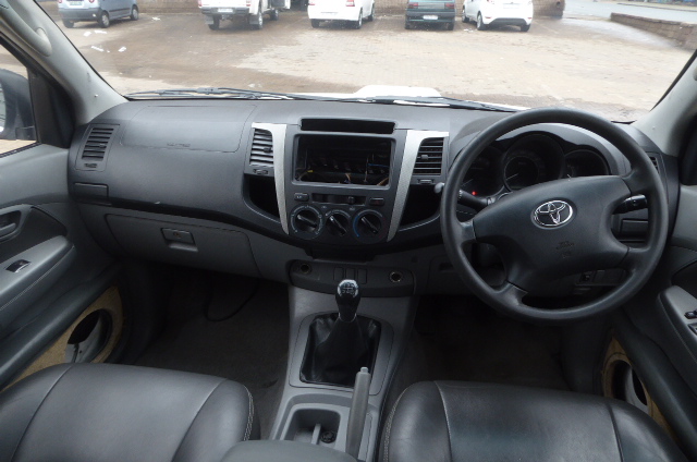 Toyota Hilux 3.0D 4D double cab Raider