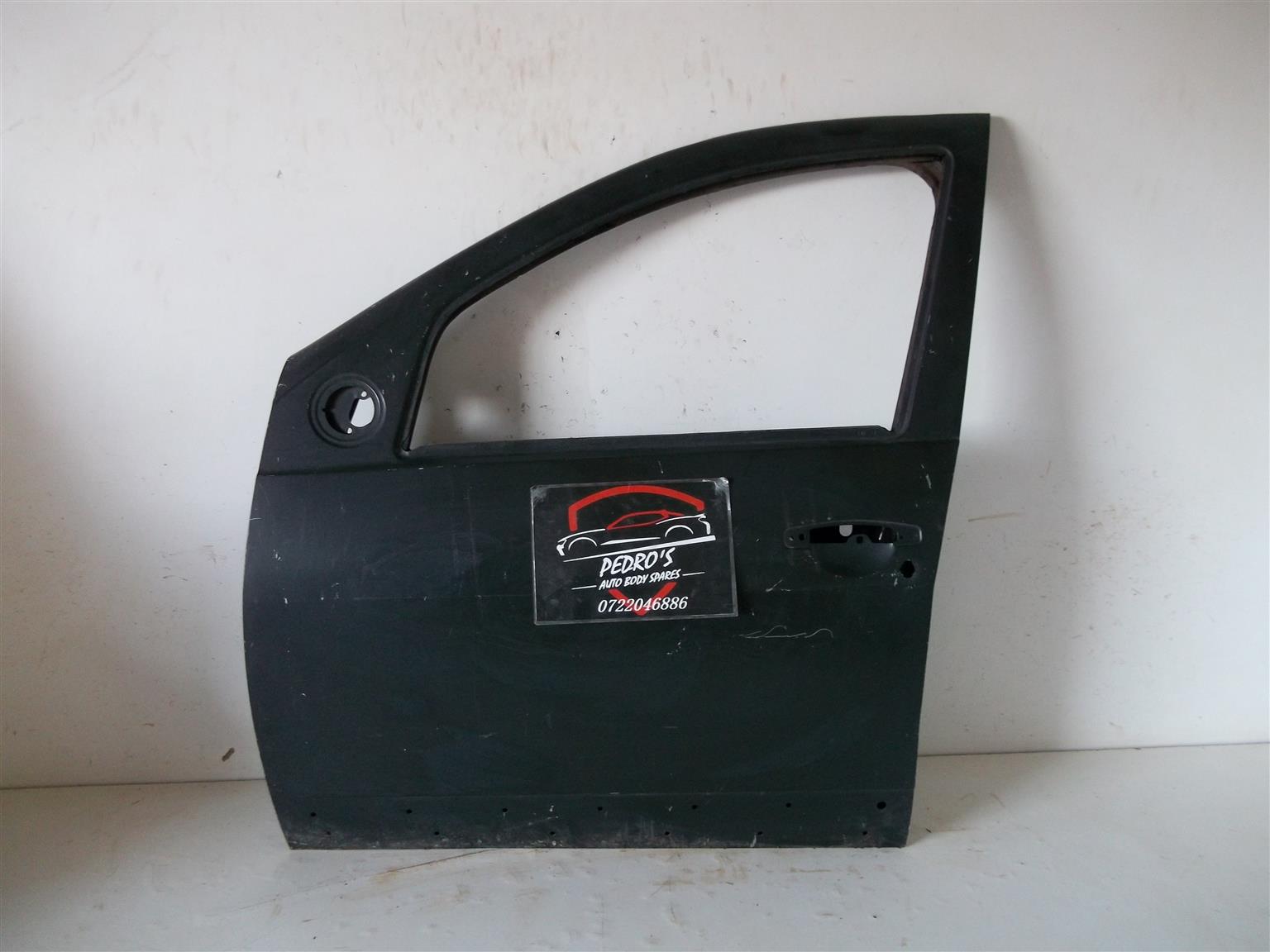 Renault Sandero '09-'26 left front door - Private Seller Renault Sandero '09-'26 left front door - Private Seller
