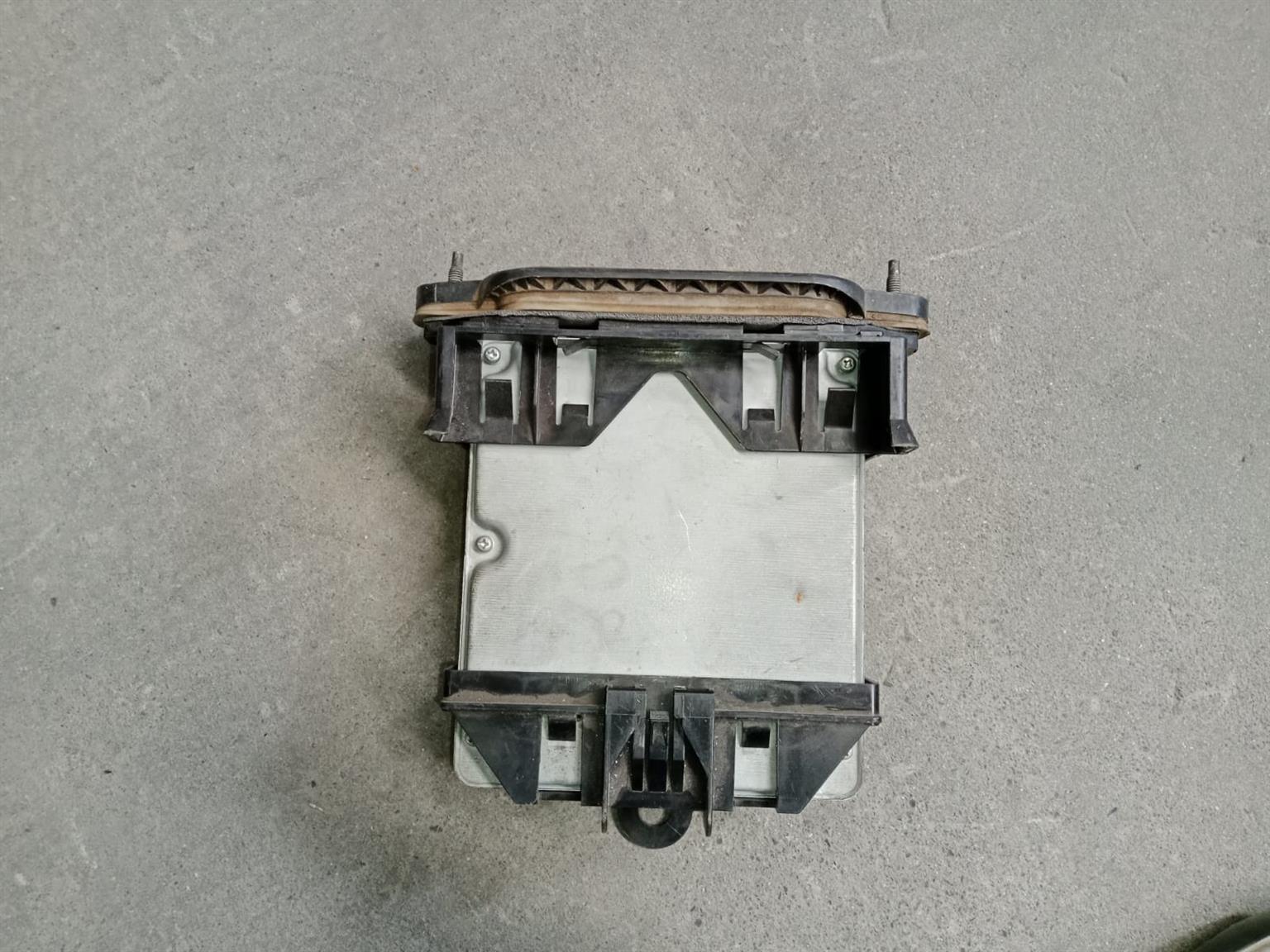 Used Jaguar X-Type Computer box 3.0L - Private Seller Used Jaguar X-Type Computer box 3.0L - Private Seller