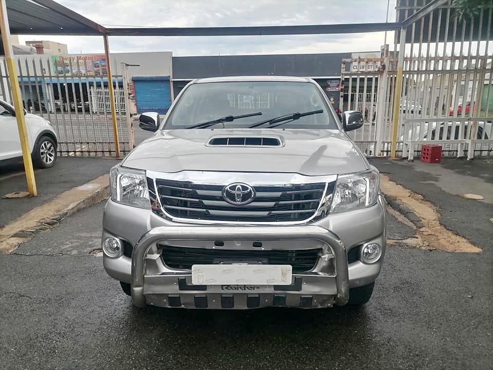 2006 Toyota Hilux 3.0 D4D 4×2 Double Cab Automatic 2006 Toyota Hilux 3.0 D4D 4×2 Double Cab Automatic