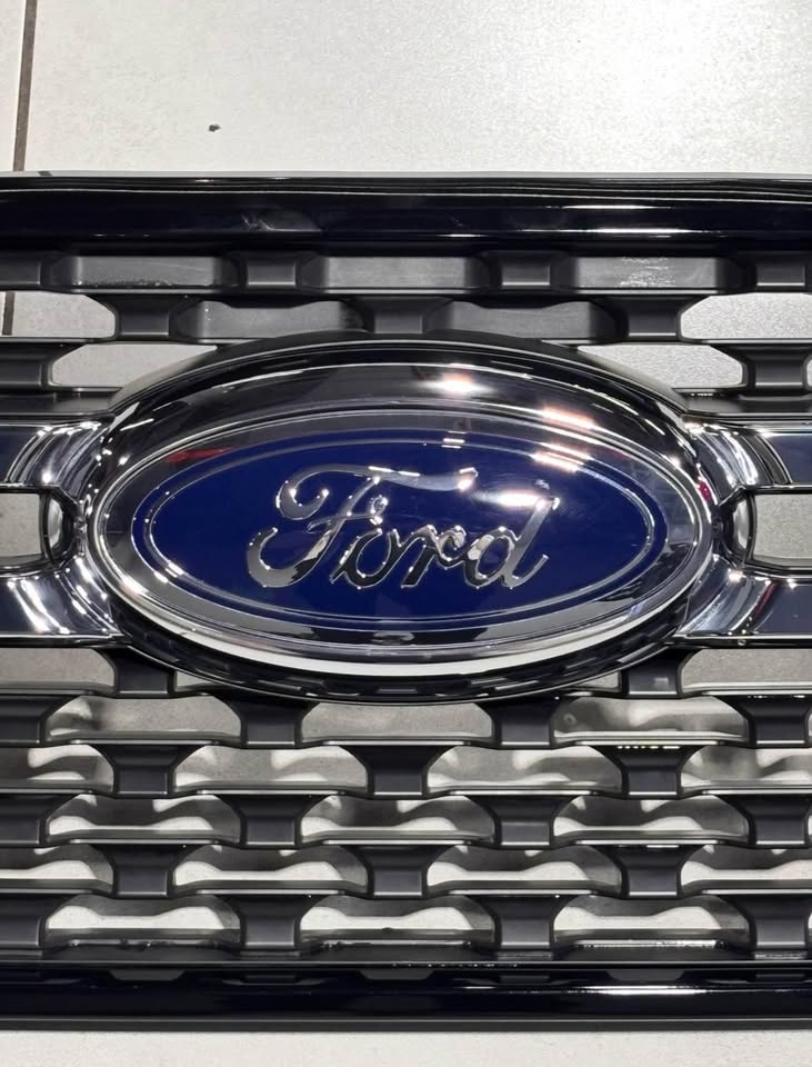 Ford Ranger Next Gen OEM Grill - Private Seller Ford Ranger Next Gen OEM Grill - Private Seller