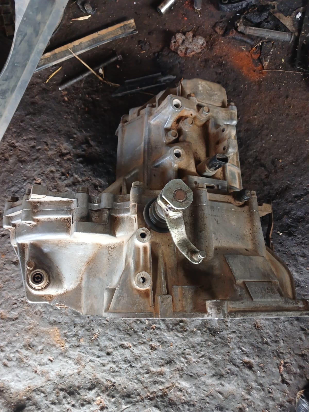 HYUNDAI ACCENT 5 SPEED GEARBOX FOR SALE - Private Seller HYUNDAI ACCENT 5 SPEED GEARBOX FOR SALE - Private Seller