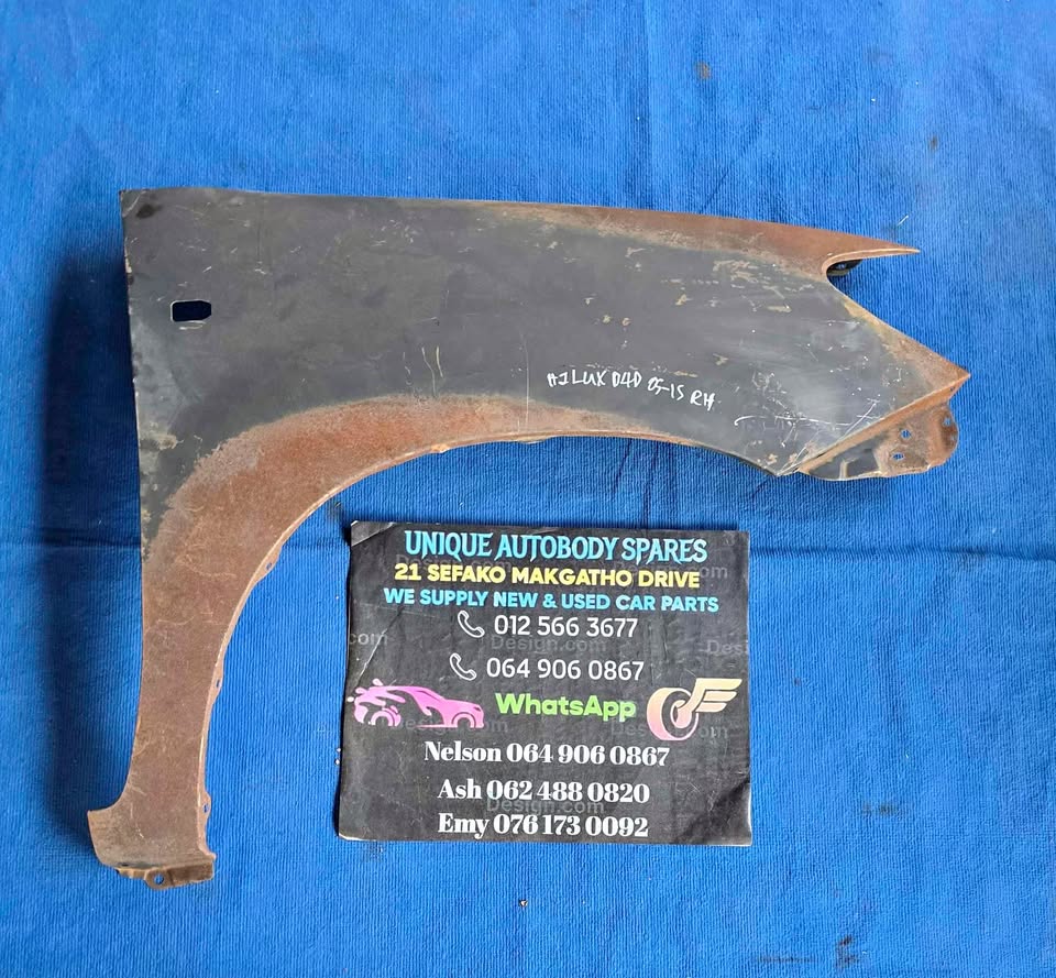 Toyota Hilux D4D Right Fender - Private Seller Toyota Hilux D4D Right Fender - Private Seller