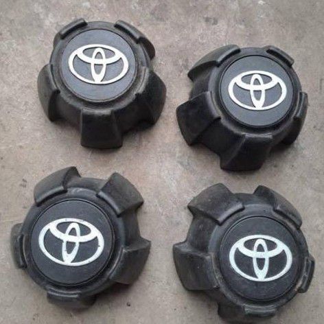 Toyota 5hole center caps - Private Seller Toyota 5hole center caps - Private Seller