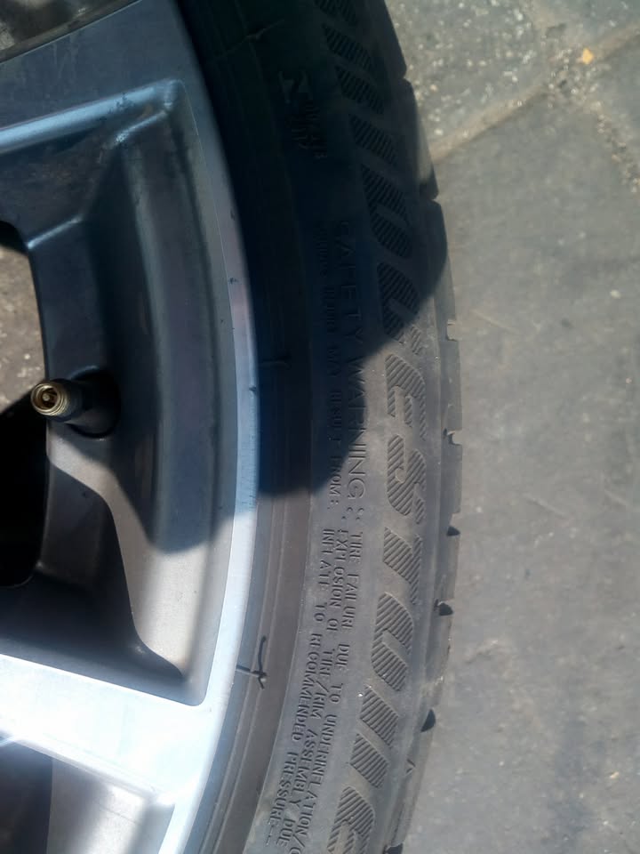 Single rear wheel 19 inches for a Bmw F30  for sell with a run flat tyres - Private Seller