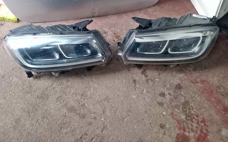 Toyota urban cruise left and right side headlights - Private Seller Toyota urban cruise left and right side headlights - Private Seller