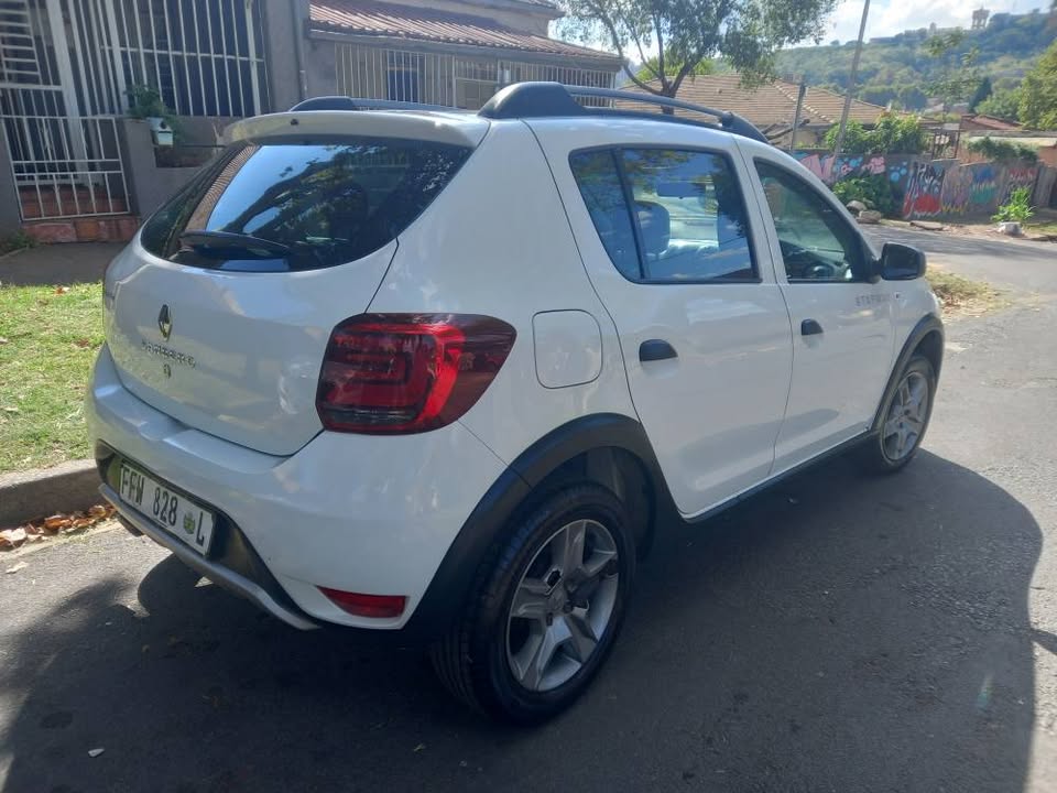 2018 Renault Sendero 900T, White Manual, Petrol, 74000kms,