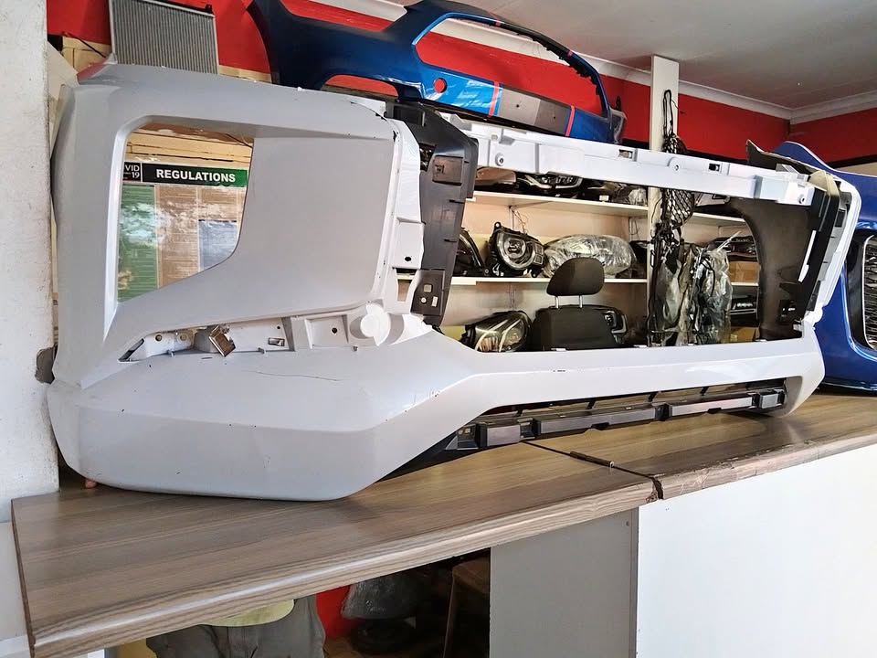2022 MITSUBISHI L200 FRONT BUMPER SUPER CLEAN FOR SALE - Private Seller 2022 MITSUBISHI L200 FRONT BUMPER SUPER CLEAN FOR SALE - Private Seller