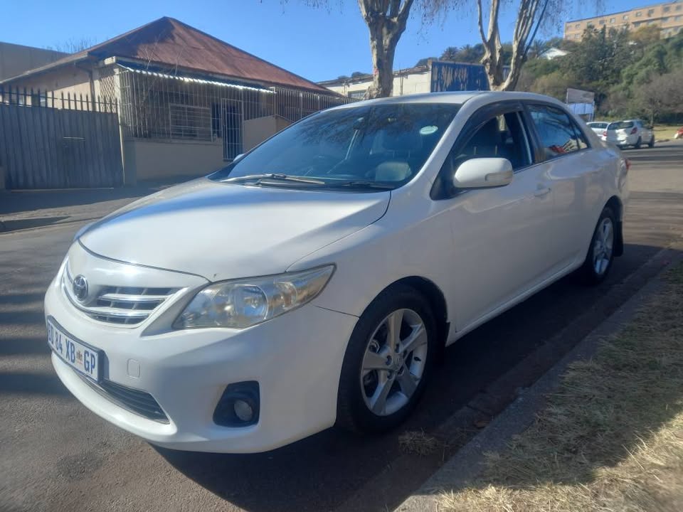 2011 Toyota Corolla Professional 1.6 Automatic, Petrol, White, 110000kms Leather seats