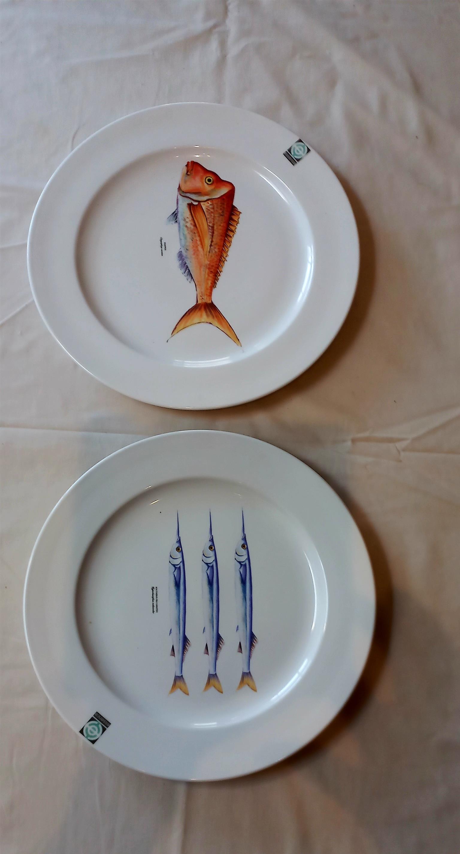 Serving Plates and Cutlery Set Serving Plates and Cutlery Set
