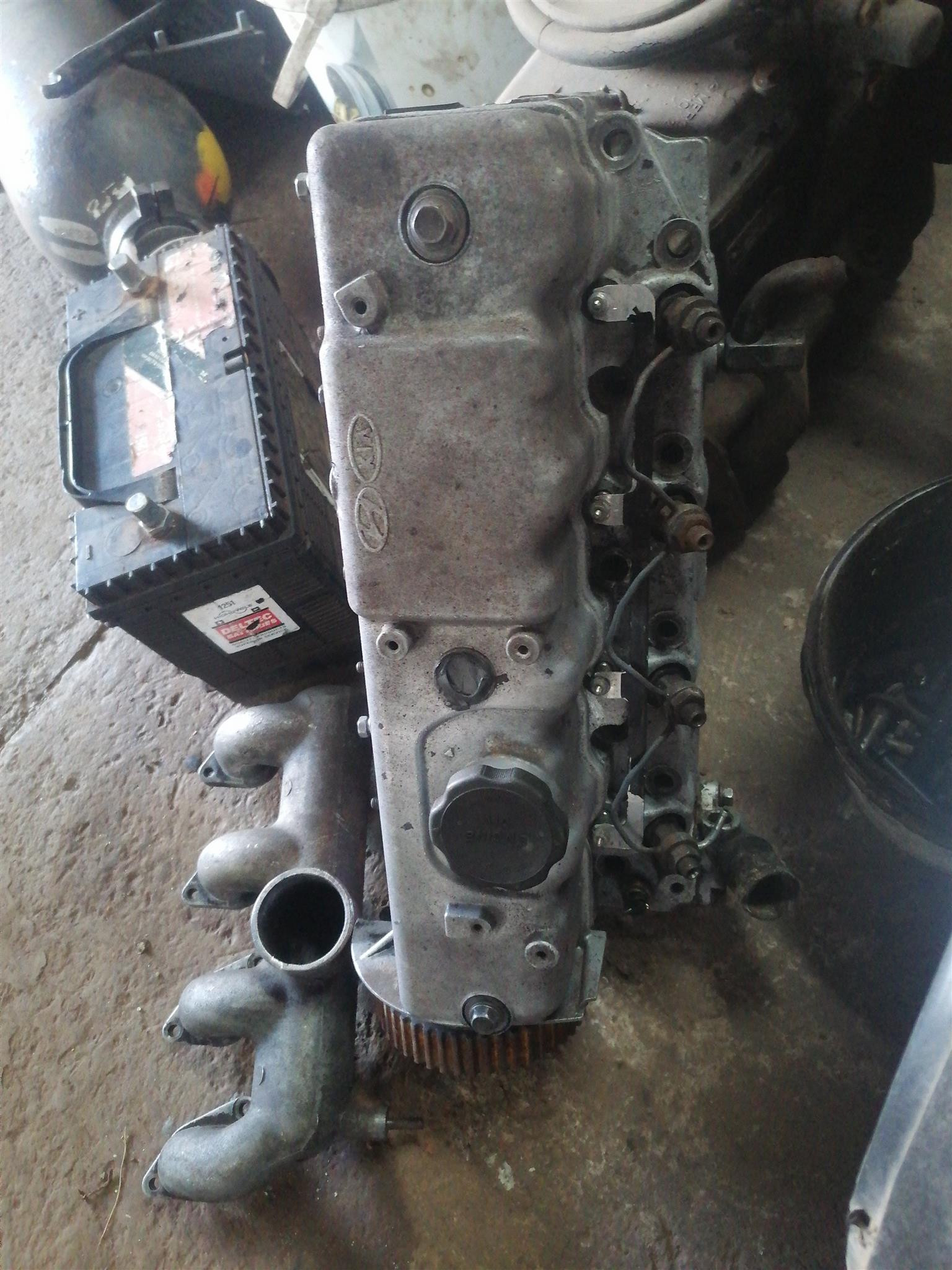 Hyundai H 100 complete cylinder head for sale - Private Seller Hyundai H 100 complete cylinder head for sale - Private Seller