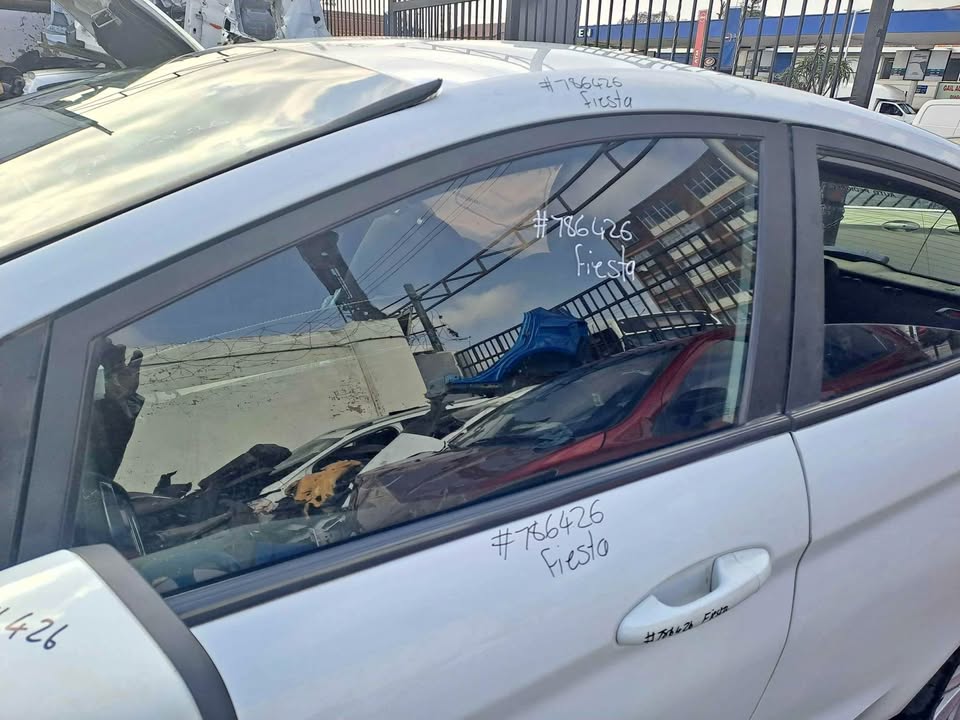 Door Glass Ford Fiesta 1.0L 2020 - Private Seller Door Glass Ford Fiesta 1.0L 2020 - Private Seller