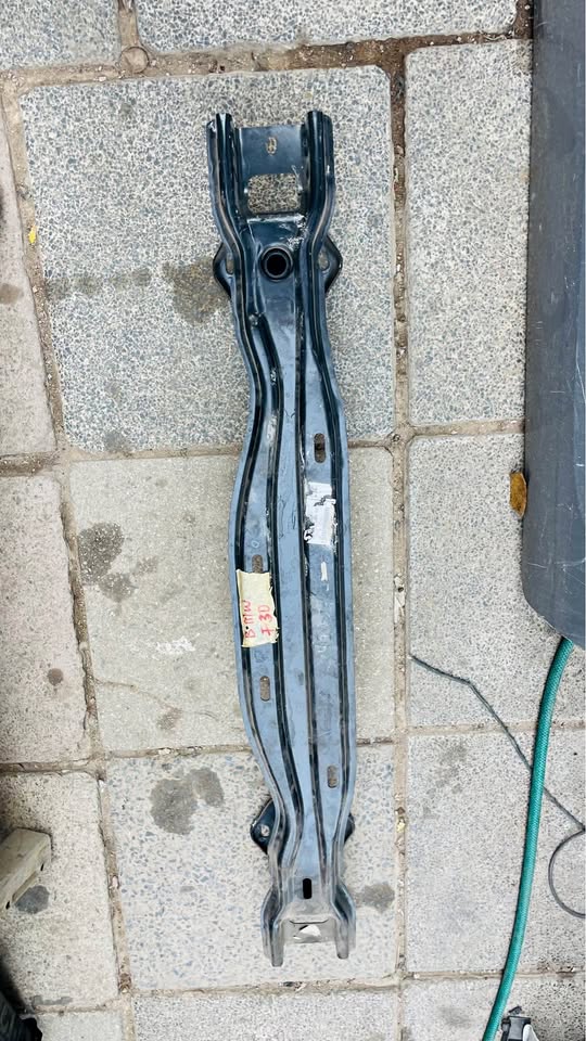 BMW F30 3 Series rear bumper stiffener - Private Seller BMW F30 3 Series rear bumper stiffener - Private Seller
