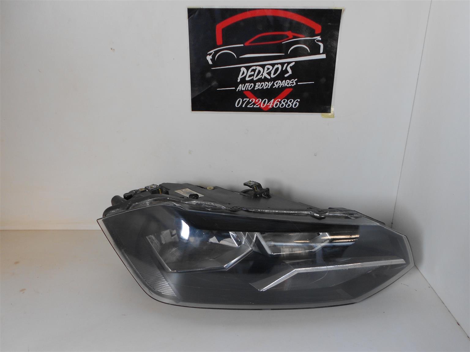 VW POLO 8 Headlight (right side) - Private Seller VW POLO 8 Headlight (right side) - Private Seller