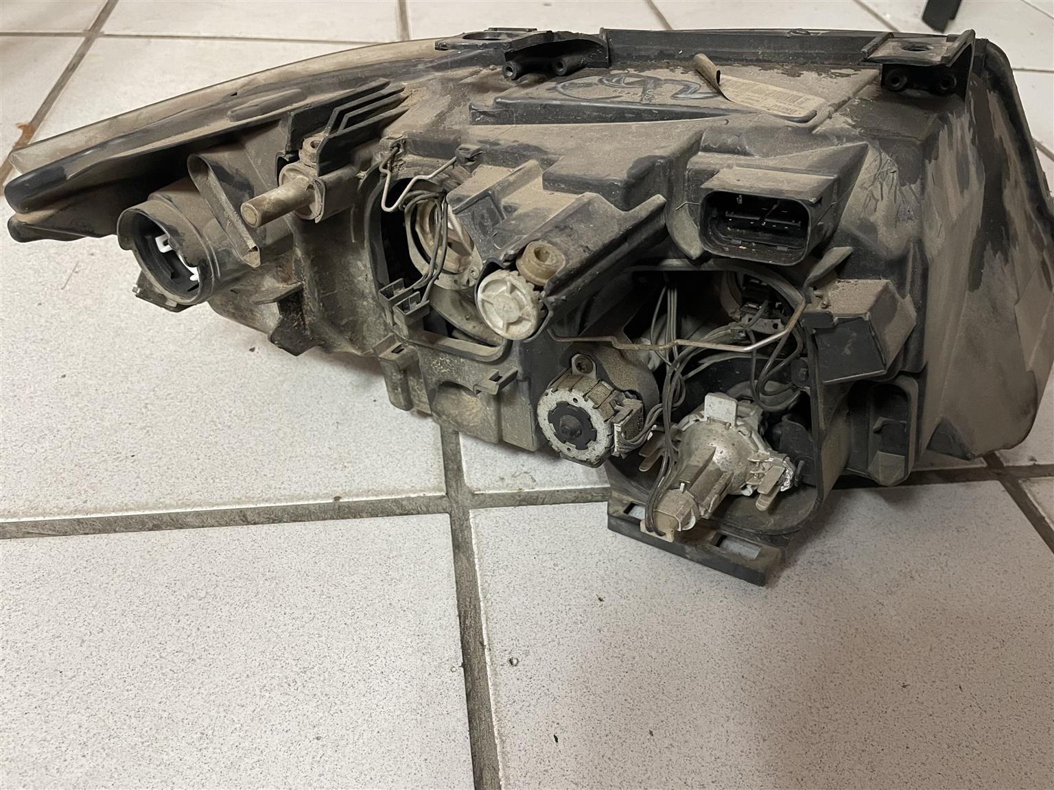 Headlight left BMW 3 (E90, E91, E92, E93) (2005-2011) - Private Seller